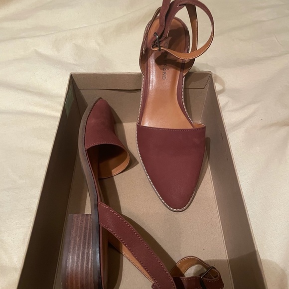 Women’s size 9 - Picture 3 of 4